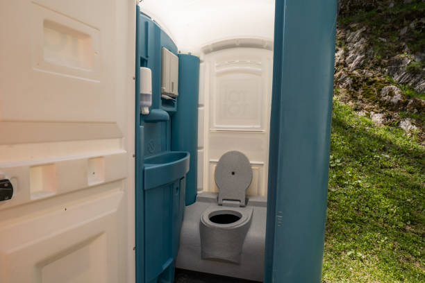 Best Portable restroom trailer rental  in Sutton, NE